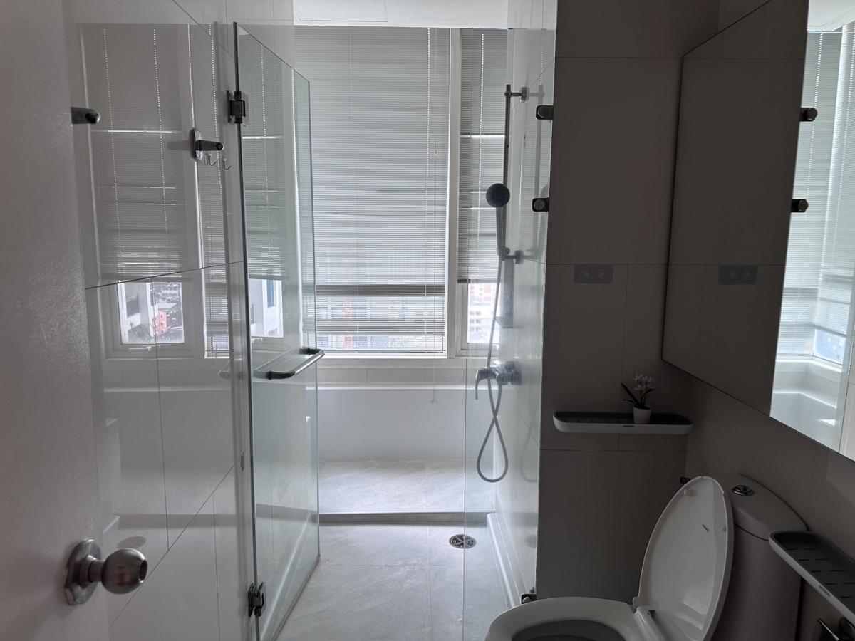 For SaleCondoRatchathewi,Phayathai : For sale/rent condo Villa Rachatewi 1 bedroom 55 sq.m. near BTS Ratchathewi
Good price 8.3 million or rent for only 25,000 baht per month with complete facilities!