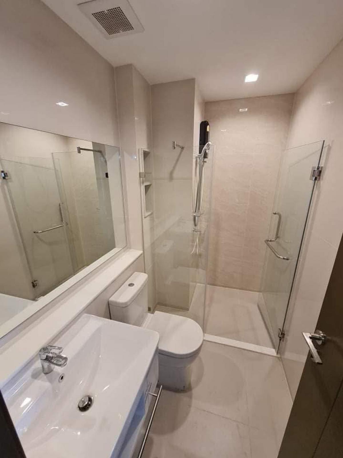 For RentCondoLadprao, Central Ladprao : Rent a condo at Life Ladprao Valley, 1 bedroom, 35 sq.m., near BTS/MRT
only 24,000 THB/month, with complete facilities!