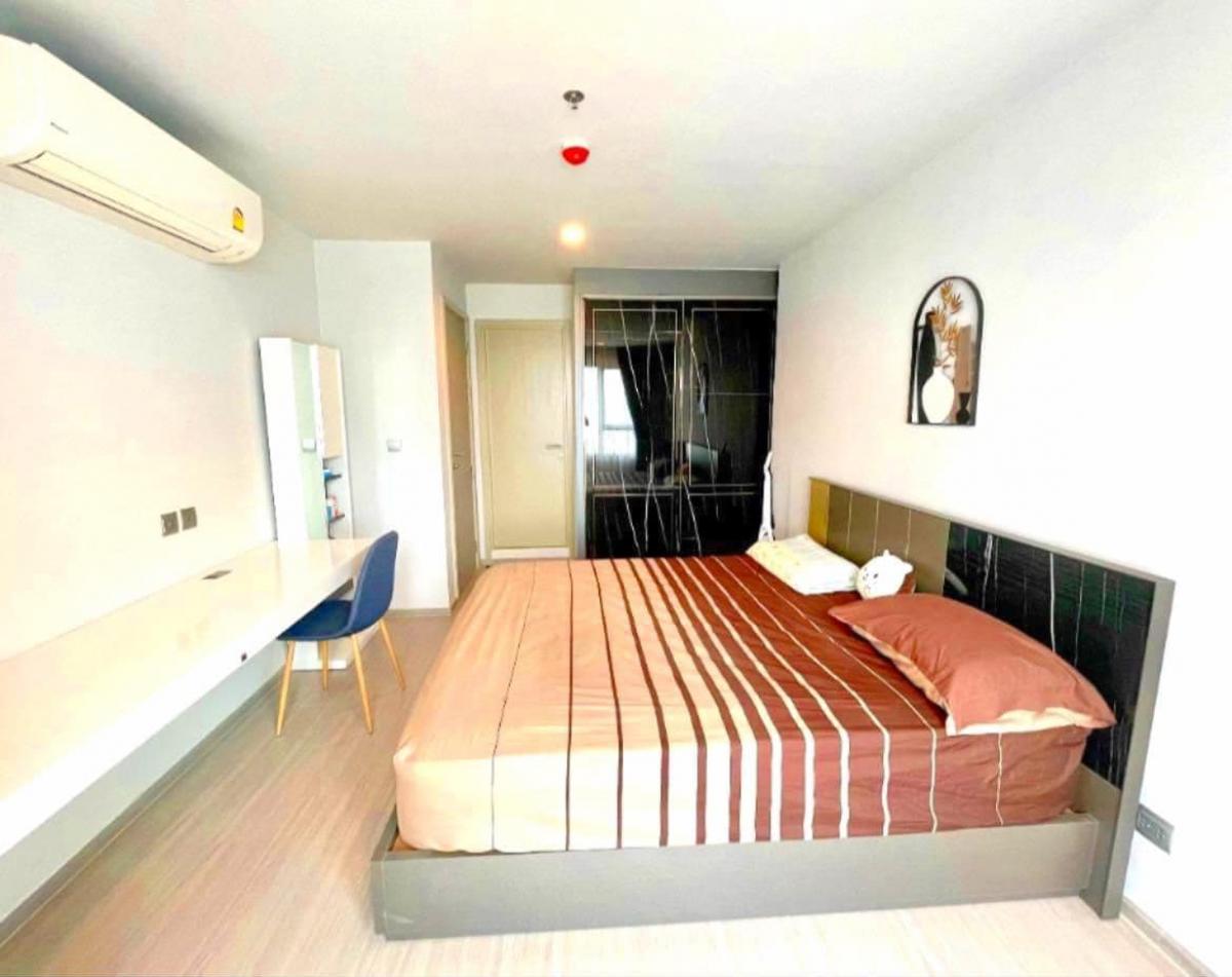 For RentCondoLadprao, Central Ladprao : Convenient life near BTS/MRT! Life Ladprao, 52 sq.m., 2 bedrooms for rent at 35,000 baht/month.
Includes swimming pool, fitness center, and complete facilities!