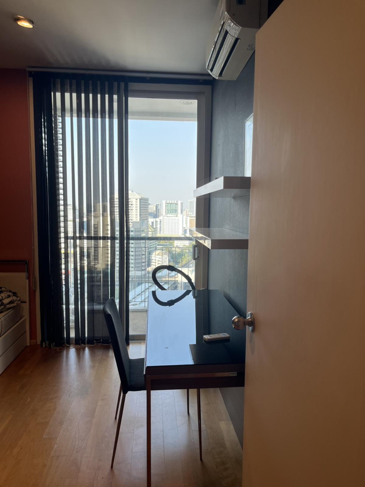 For SaleCondoRatchathewi,Phayathai : Awesome 2-bedroom condo Villa Rachatewi near BTS RatchathewiFor sale at 14.5 million THB / For rent at 42,000 THB with complete facilities!