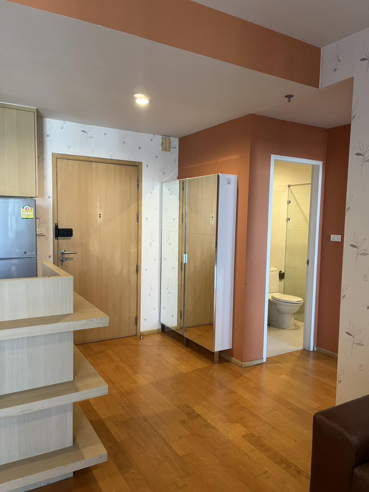 For SaleCondoRatchathewi,Phayathai : Awesome 2-bedroom condo Villa Rachatewi near BTS RatchathewiFor sale at 14.5 million THB / For rent at 42,000 THB with complete facilities!