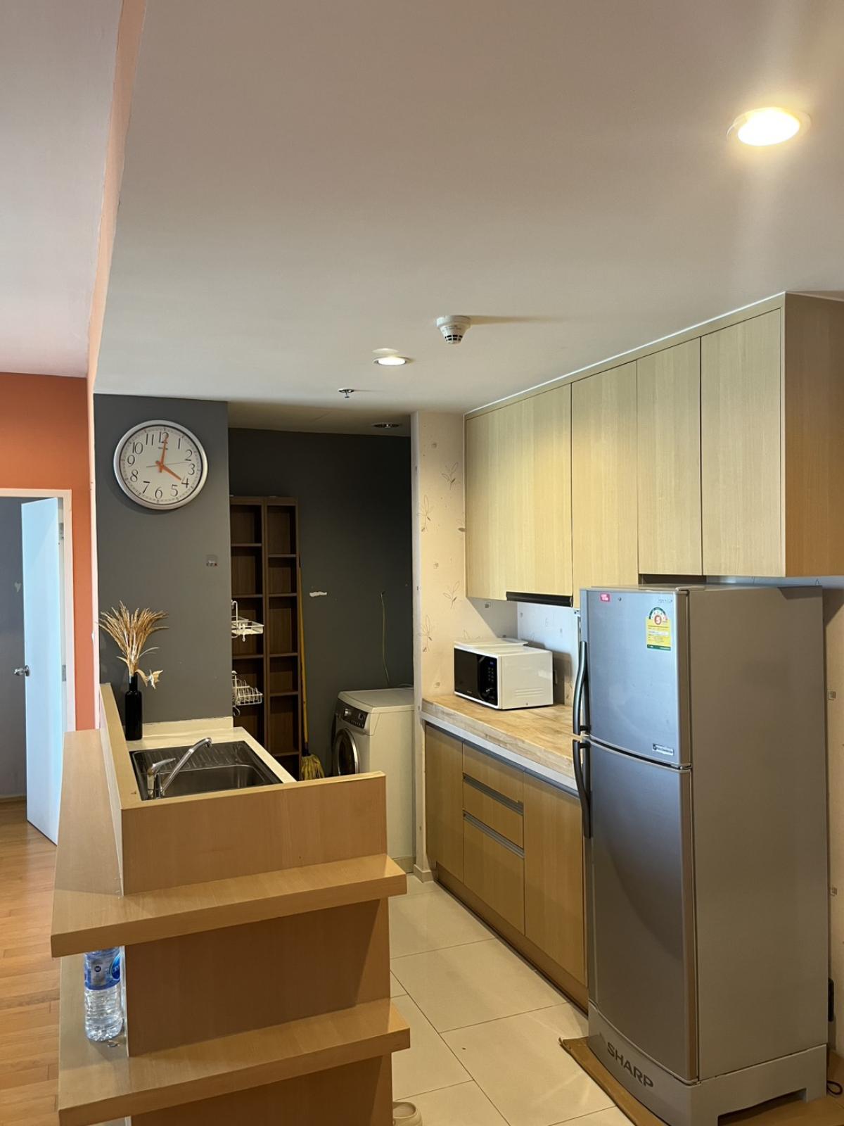 For SaleCondoRatchathewi,Phayathai : Awesome 2-bedroom condo Villa Rachatewi near BTS RatchathewiFor sale at 14.5 million THB / For rent at 42,000 THB with complete facilities!