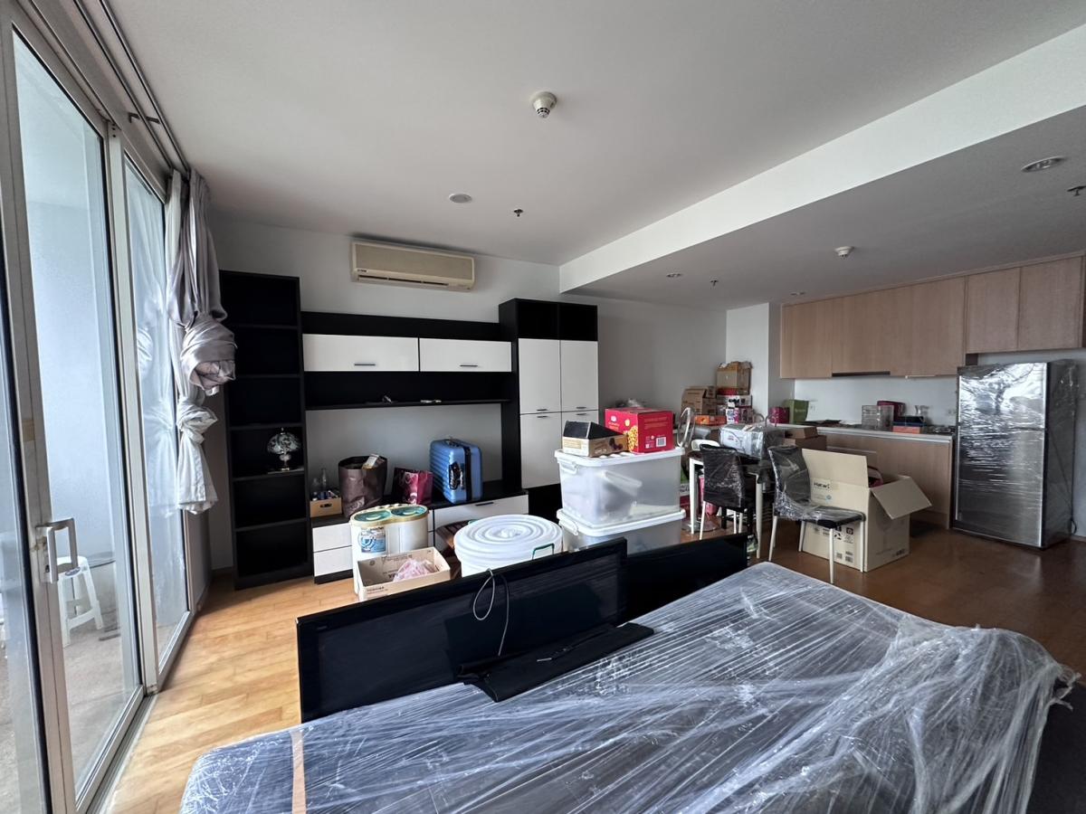 For SaleCondoRatchathewi,Phayathai : 03/04/2026, Interesting investment! Condo Villa Ratchatewi 72 sq.m. near BTS Ratchathewi
Good price 10.8 million THB with complete facilities waiting for you to own! 0642748883