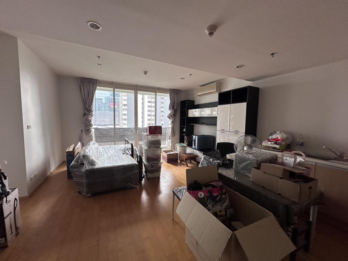 For SaleCondoRatchathewi,Phayathai : 03/04/2026, Interesting investment! Condo Villa Ratchatewi 72 sq.m. near BTS Ratchathewi
Good price 10.8 million THB with complete facilities waiting for you to own! 0642748883