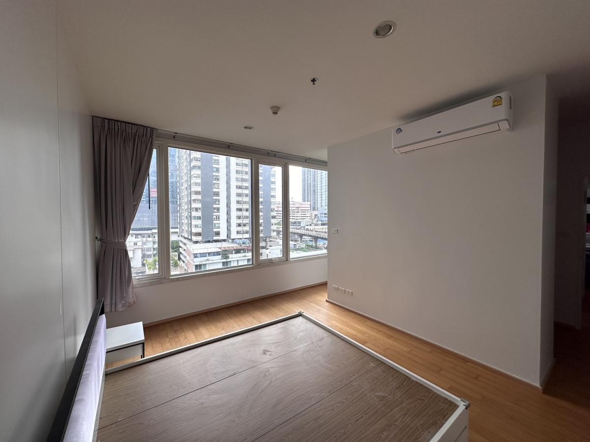 For SaleCondoRatchathewi,Phayathai : 03/04/2026, Interesting investment! Condo Villa Ratchatewi 72 sq.m. near BTS Ratchathewi
Good price 10.8 million THB with complete facilities waiting for you to own! 0642748883