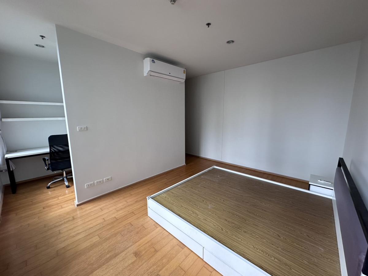 For SaleCondoRatchathewi,Phayathai : 03/04/2026, Interesting investment! Condo Villa Ratchatewi 72 sq.m. near BTS Ratchathewi
Good price 10.8 million THB with complete facilities waiting for you to own! 0642748883