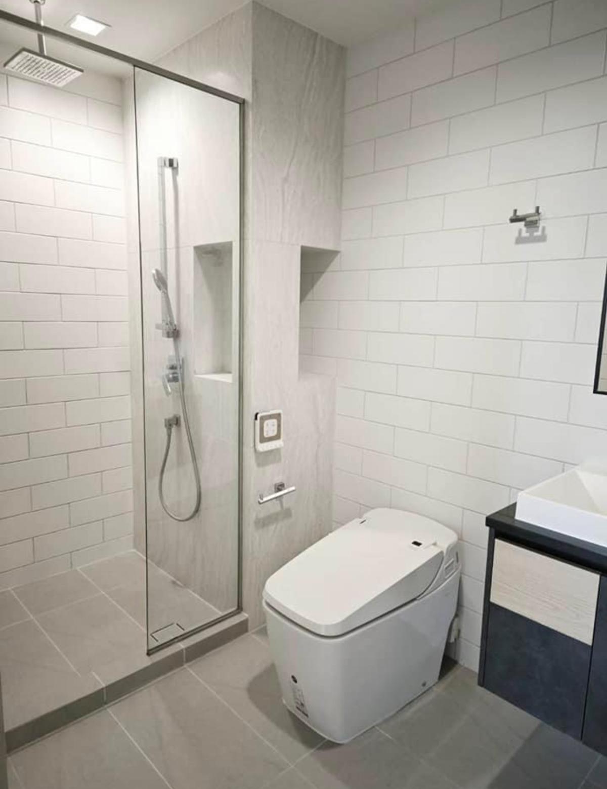 ให้เช่าคอนโดสะพานควาย จตุจักร : 03/04/2026, คอนโดหรู 2 ห้องนอน ใกล้ BTS/MRT หมอชิต 
อยู่ได้ทันที! The Line Jatujak-Mochit พร้อมสิ่งอำนวยความสะดวกครบครัน 0642748883