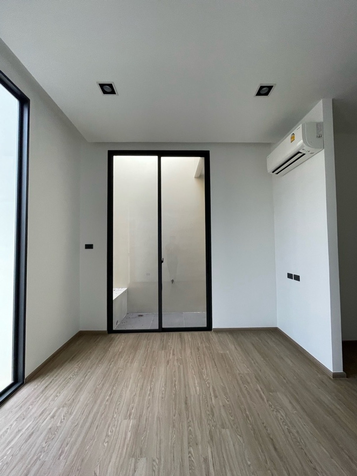 ให้เช่าทาวน์โฮมลาดพร้าว101 แฮปปี้แลนด์ : ให้เช่า – ทาวน์โฮมสุดหรู โครงการ THER LADPRAO 93 (เธอ ลาดพร้าว 93)  วิวสวน บรรยากาศร่มรื่น