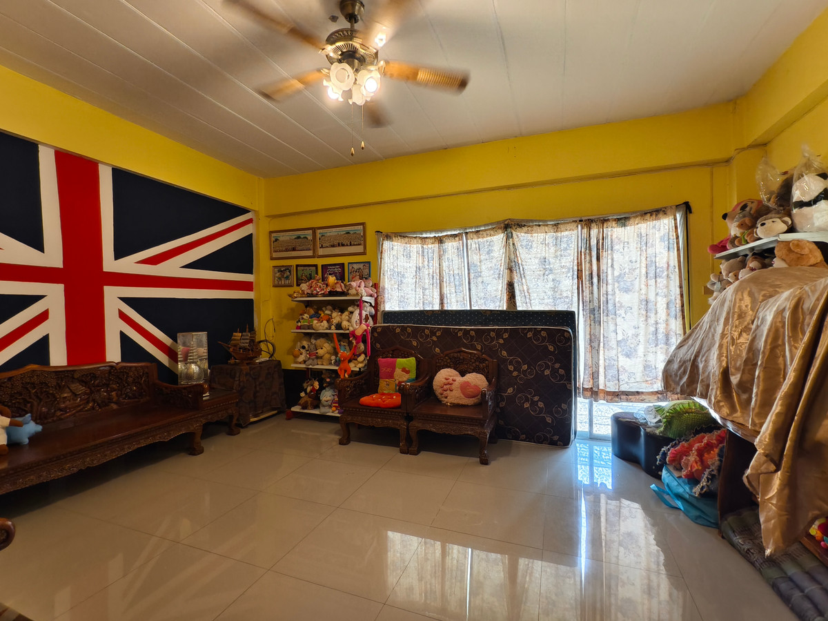 ขายอาคารพาณิชย์พัทยา บางแสน ชลบุรี สัตหีบ : อาคารพาณิชย์ห้องริม 49 ตร.ว. หน้ากว้าง 6.5 ม.  ติด CJ More ถนนสุขุมวิท กม.5 สัตหีบ  เยื้องสนามกีฬากองทัพเรือ 