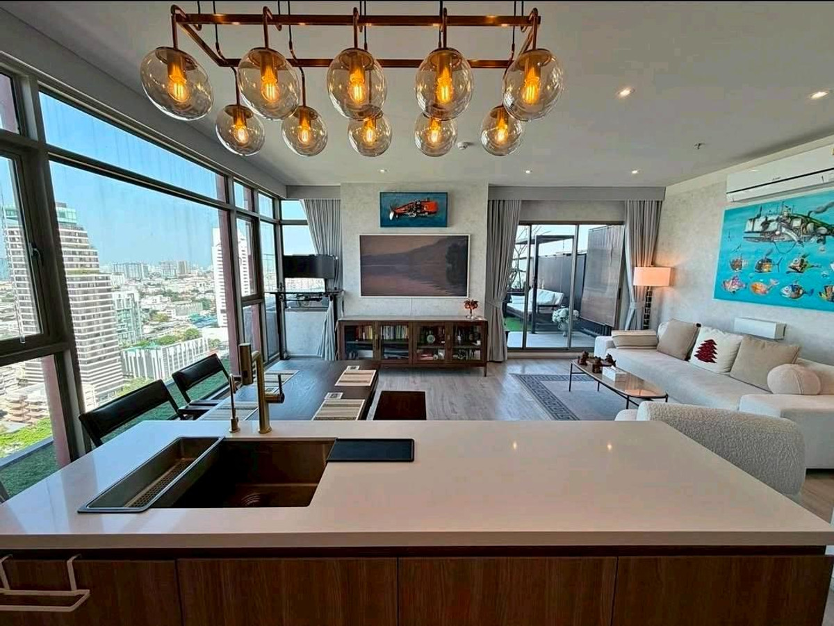 ให้เช่าคอนโดสุขุมวิท อโศก ทองหล่อ : 🔥Rare Unit 🌆 Rhythm Ekkamai Estate | With Private Sky Garden 