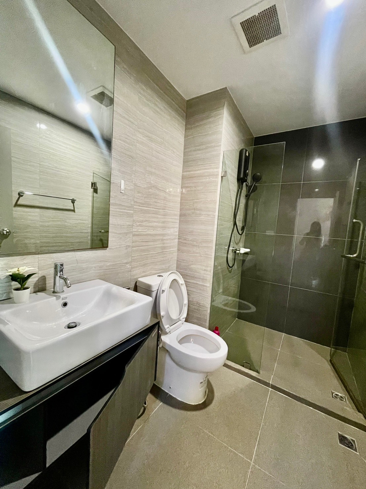 ให้เช่าคอนโดปิ่นเกล้า จรัญสนิทวงศ์ : 🔥 Hot Deal!ห้องใหม่ ไม่เคยปล่อยเช่า  เครื่องใช้ไฟฟ้าใหม่ เข้าอยู่ได้ทันที  The Parkland จรัญ–ปิ่นเกล้า 