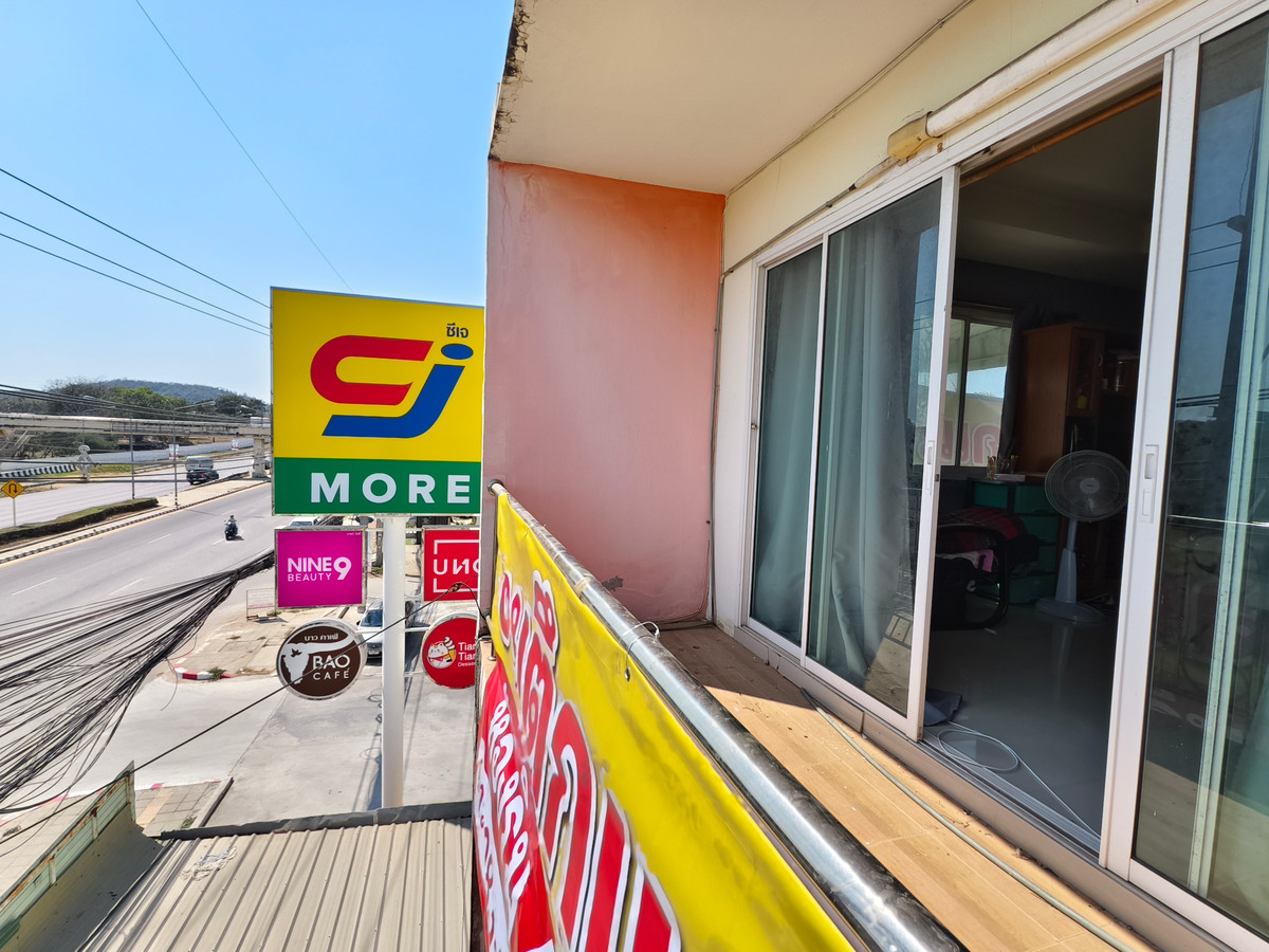 ขายอาคารพาณิชย์พัทยา บางแสน ชลบุรี สัตหีบ : อาคารพาณิชย์ห้องริม 49 ตร.ว. หน้ากว้าง 6.5 ม.  ติด CJ More ถนนสุขุมวิท กม.5 สัตหีบ  เยื้องสนามกีฬากองทัพเรือ 