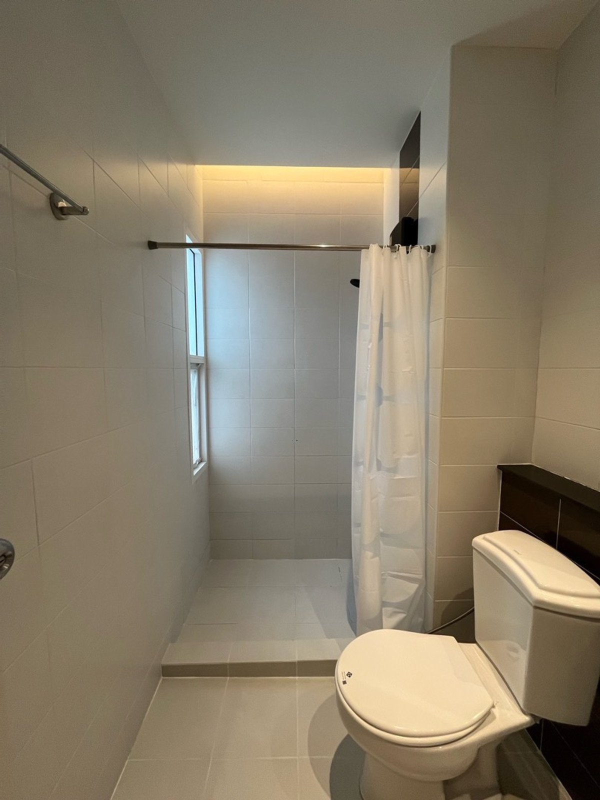 For RentTownhomeLadkrabang, Suwannaphum Airport : RH021826 Townhome for rent, 3 floors, 3 bedrooms, newly renovated at The Metro Rama 9 near ARL Hua Mak.