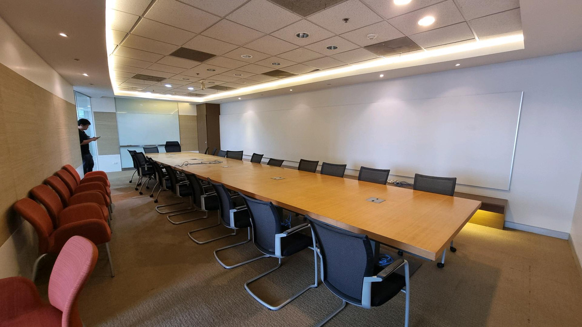 ให้เช่าสำนักงานสุขุมวิท อโศก ทองหล่อ : สำนักงานให้เช่า ทำเลอโศก ติด BTS / MRT 375.96 ตรม