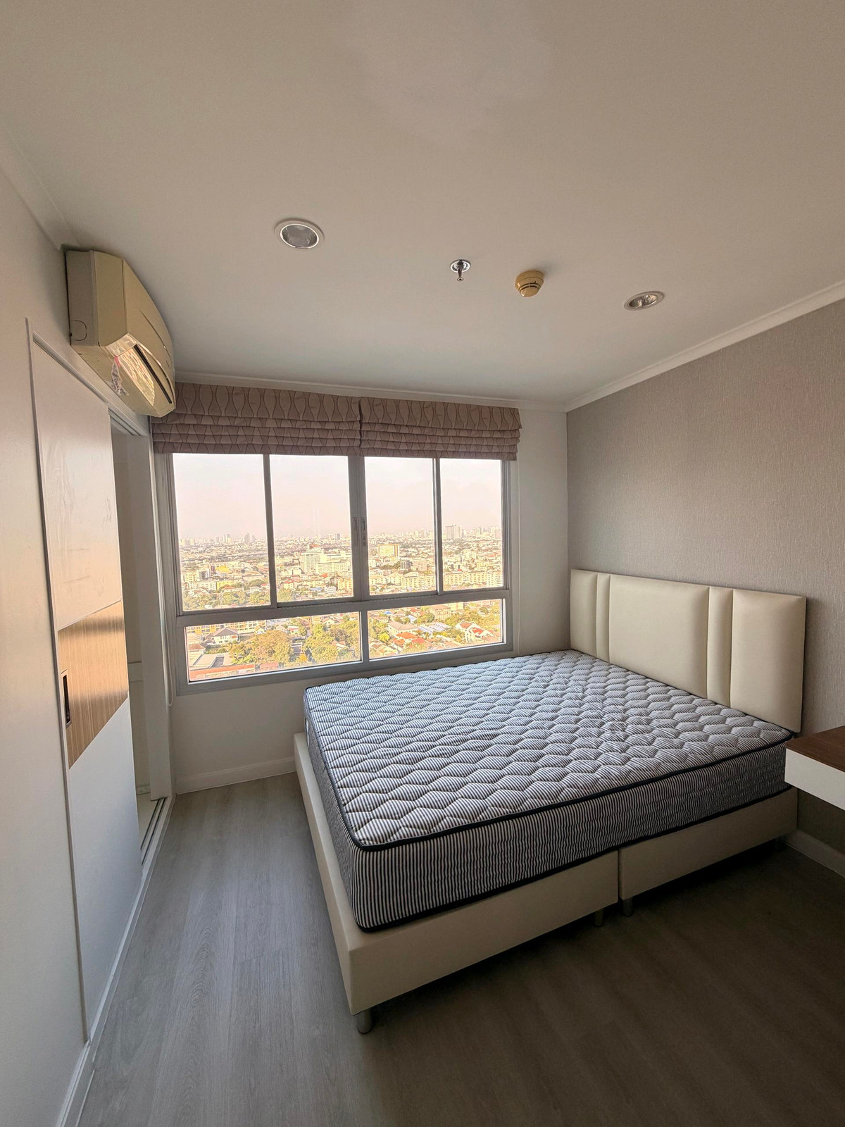 ให้เช่าคอนโดปิ่นเกล้า จรัญสนิทวงศ์ : ( Free Internet ภายในห้อง!! ) 1 Bedroom 28 ตร.ม. Lumpini Park Pinklao ตรงข้าม Central ปิ่นเกล้า และใกล้ Major ปิ่นเกล้า