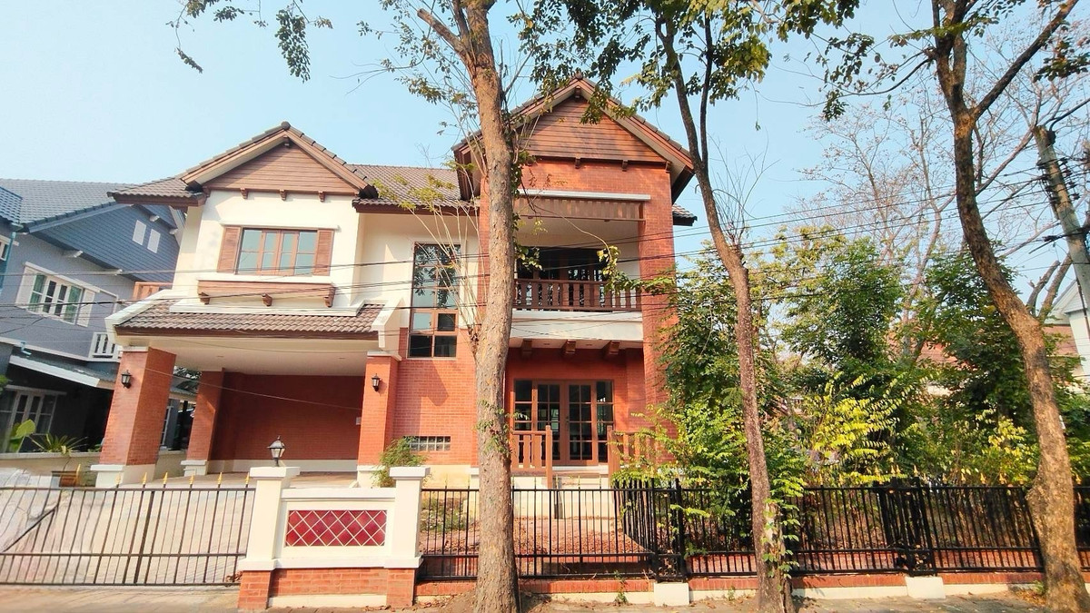 For SaleHouseRathburana, Suksawat : 🚨🔥 Urgent Sale! Renovated Corner Single House – Move-in Ready
📍 Vararom Prachauthit 98 Project
Phase 2 | Quiet, Private & Great Living Environment