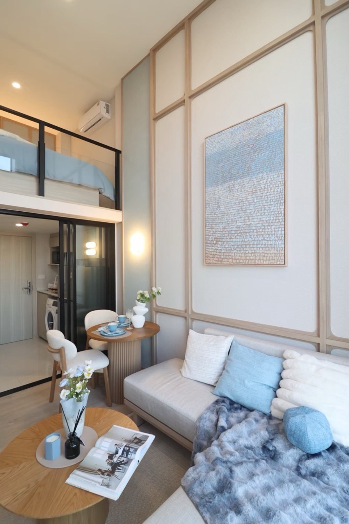 For SaleCondoSamut Prakan,Samrong : Condo for sale Origin Plug And Play E22 Station, ceiling height 4.2 meters.