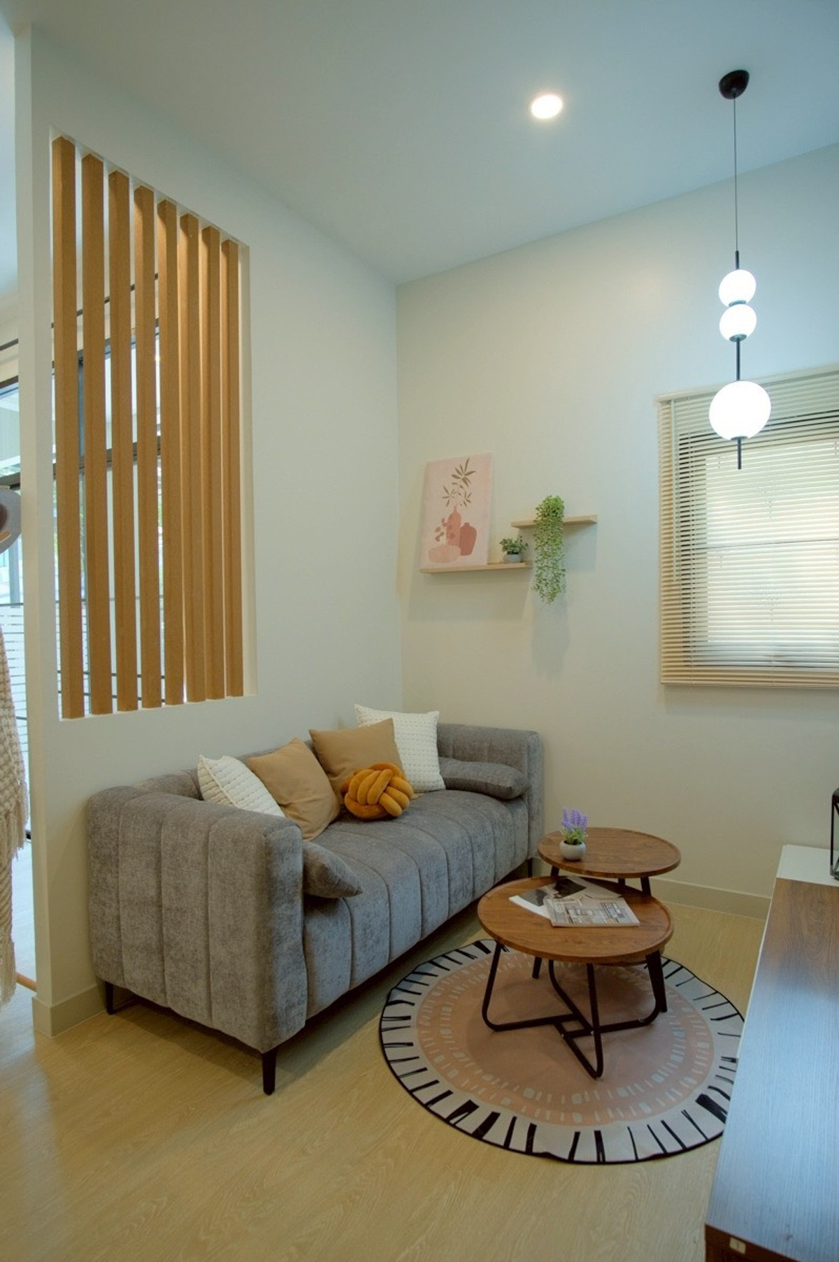 For SaleTownhomeChaengwatana, Muangthong : Newly renovated 3-story townhome. In the heart of Thong Thani city Close to both expressways Pink Line and many great department stores and food shops