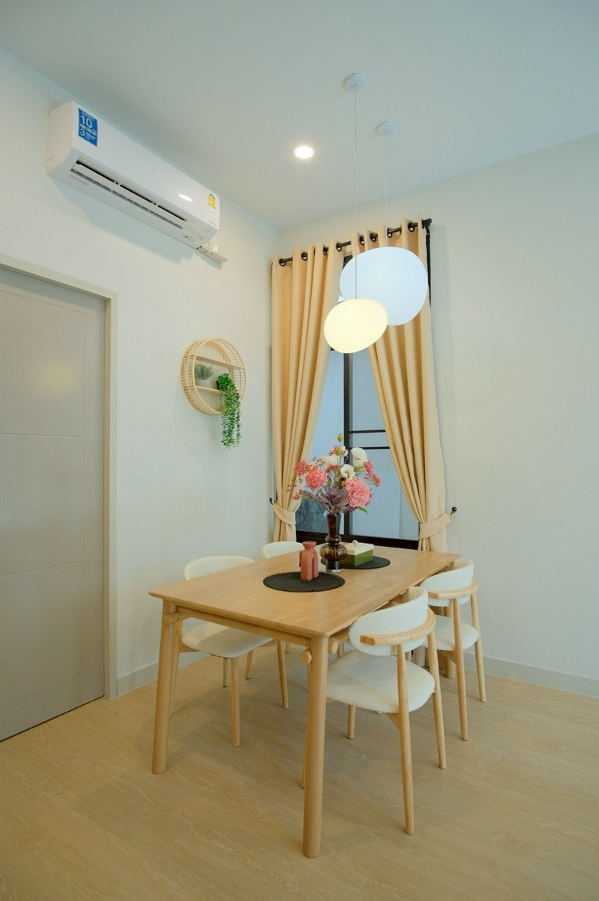 ขายทาวน์โฮมแจ้งวัฒนะ เมืองทอง : ทาวน์โฮม 3 ชั้นรีโนเวทใหม่ ใจกลางเมืองทองธานี ใกล้ทัั้งทางด่วน รถไฟฟ้าสายสีชมพู และห้างร้านของกินเด็ดๆเพียบ