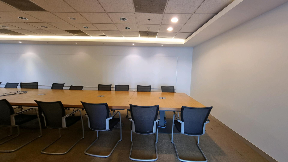 ให้เช่าสำนักงานสุขุมวิท อโศก ทองหล่อ : สำนักงานให้เช่า ทำเลอโศก ติด BTS / MRT 375.96 ตรม