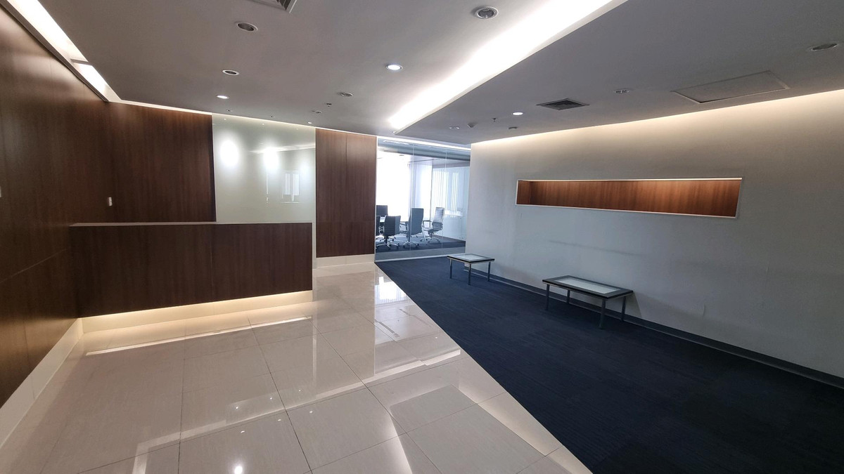 For RentOfficeSukhumvit, Asoke, Thonglor : Office for rent, Asoke location, next to BTS / MRT, 328.61 sqm, decorated.