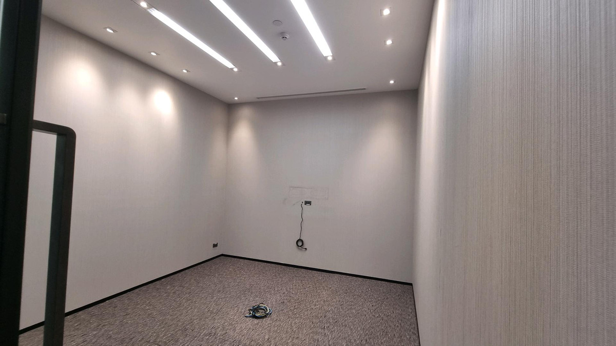 ให้เช่าสำนักงานสุขุมวิท อโศก ทองหล่อ : สำนักงานให้เช่า ทำเลอโศก ติด BTS / MRT 412 ตรม ตกแต่งหรู