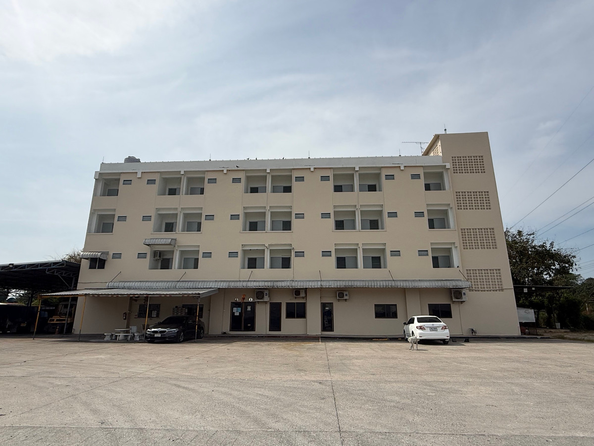 ให้เช่าสำนักงานศรีราชา แหลมฉบัง บ้านบึง : ให้เช่า ที่ดินพร้อมอาคาร 4 ชั้น 14 ไร่ หนองยายบู่ ศรีราชา รถเทรลเลอร์เข้าได้