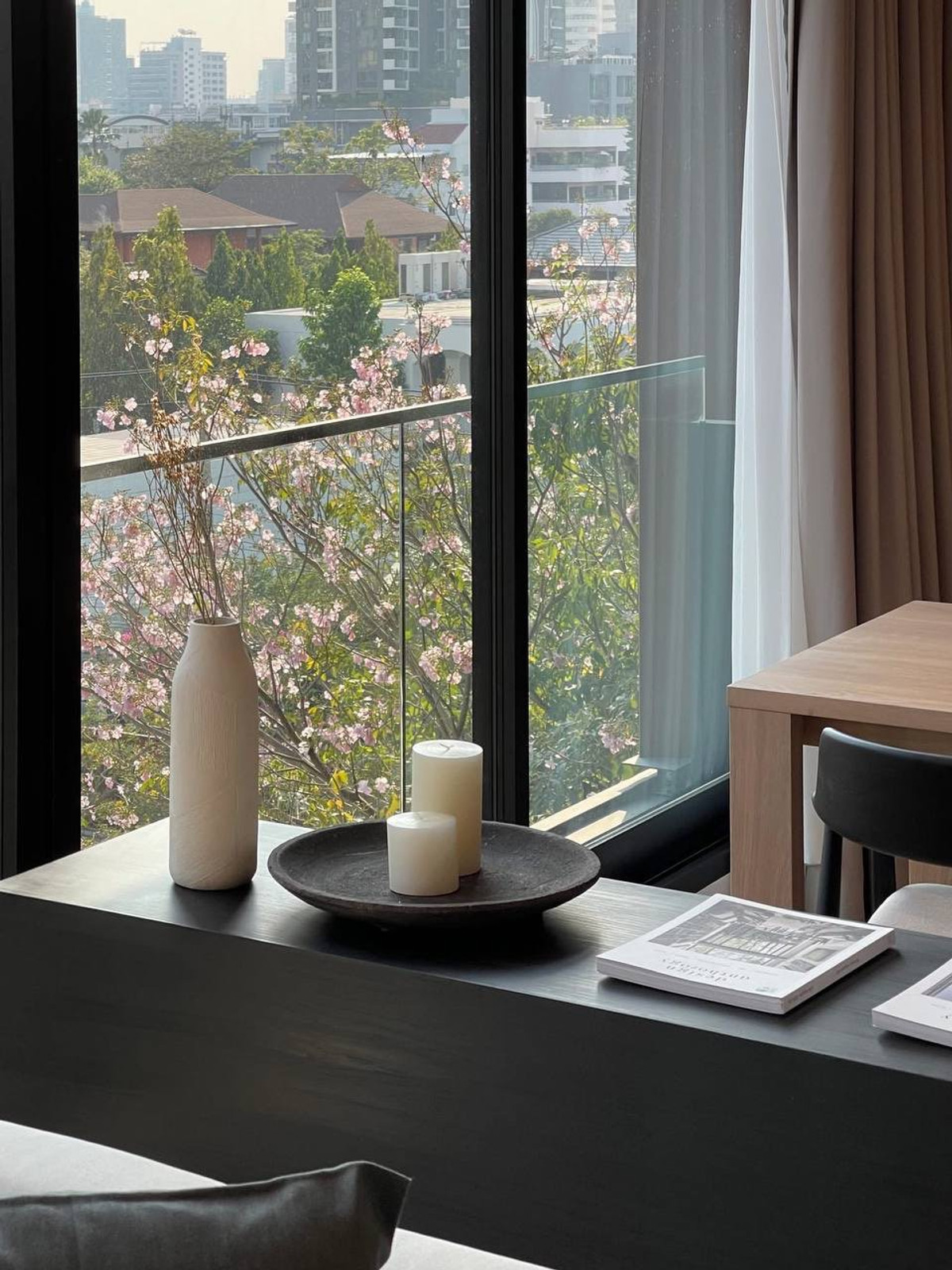 ให้เช่าคอนโดสุขุมวิท อโศก ทองหล่อ : คอนโดมิเนียมหรู8ชั้น | สไตล์ญี่ปุ่น | เงียบสงบและความเป็นส่วนตัวสูง