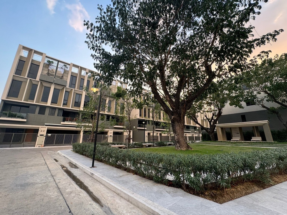 ให้เช่าทาวน์โฮมลาดพร้าว101 แฮปปี้แลนด์ : ให้เช่า – ทาวน์โฮมสุดหรู โครงการ THER LADPRAO 93 (เธอ ลาดพร้าว 93)  วิวสวน บรรยากาศร่มรื่น