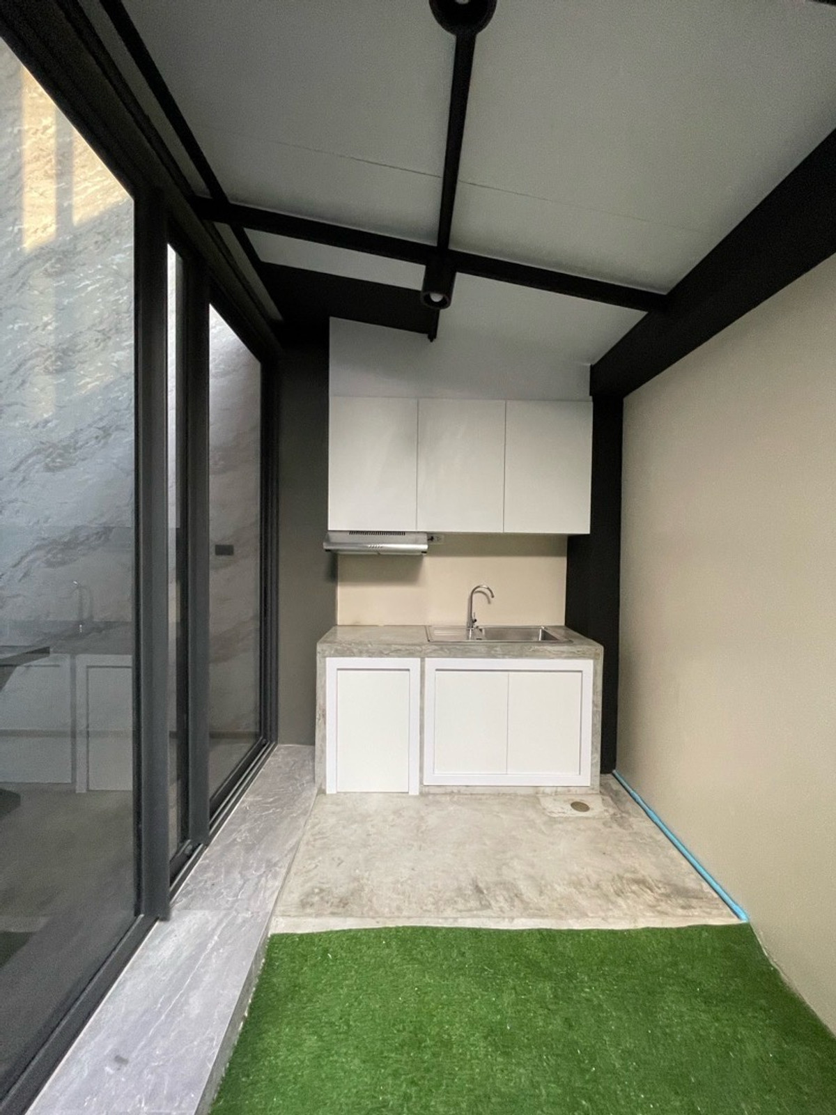 ให้เช่าทาวน์โฮมลาดพร้าว101 แฮปปี้แลนด์ : ให้เช่า – ทาวน์โฮมสุดหรู โครงการ THER LADPRAO 93 (เธอ ลาดพร้าว 93)  วิวสวน บรรยากาศร่มรื่น