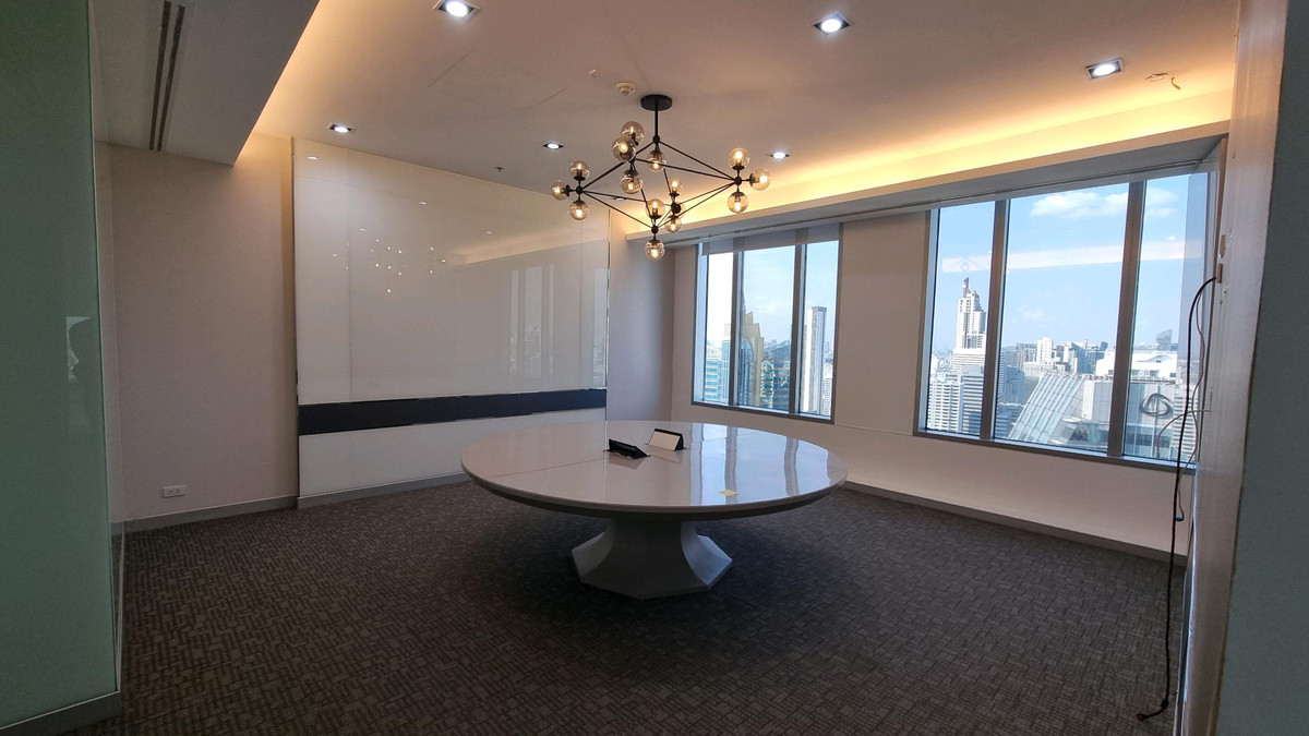 For RentOfficeSukhumvit, Asoke, Thonglor : Office for rent, Asoke location, next to BTS / MRT, 149.58 sq m, decorated.