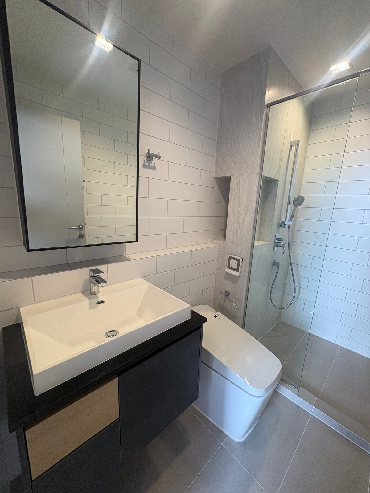 For RentCondoSapankwai,Jatujak : ⚡️The line jatujuk mohchit 35 sqm 20,000⚡️Next to Mrt Morchit, best priceSize Big, spacious room, kind owner. Interested in making an appointment to see the putter? 0928895628 Line :plustor_ss