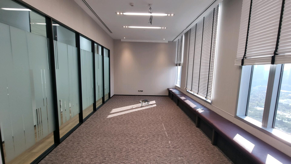 ให้เช่าสำนักงานสุขุมวิท อโศก ทองหล่อ : สำนักงานให้เช่า ทำเลอโศก ติด BTS / MRT 412 ตรม ตกแต่งหรู