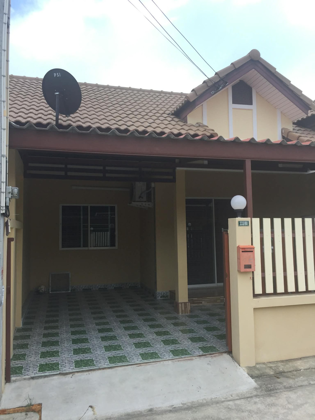 ขายทาวน์โฮมระยอง : 🏠 ขายทาวน์เฮ้าส์ หมู่บ้านร่มเย็น 📍 อ.นิคมพัฒนา จ.ระยอง บ้านชั้นเดียว ราคาดี งบไม่ถึงล้าน!