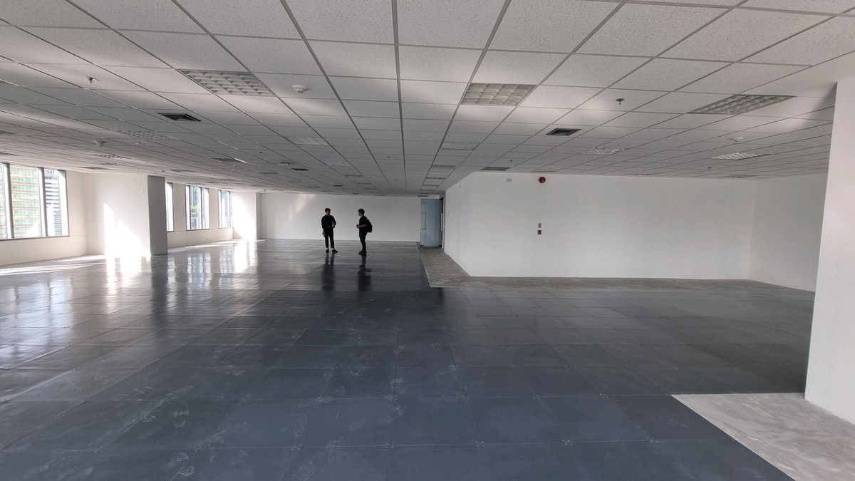 ให้เช่าสำนักงานสุขุมวิท อโศก ทองหล่อ : สำนักงานให้เช่า ทำเลอโศก ติด BTS / MRT 1,280.39 ตรม.