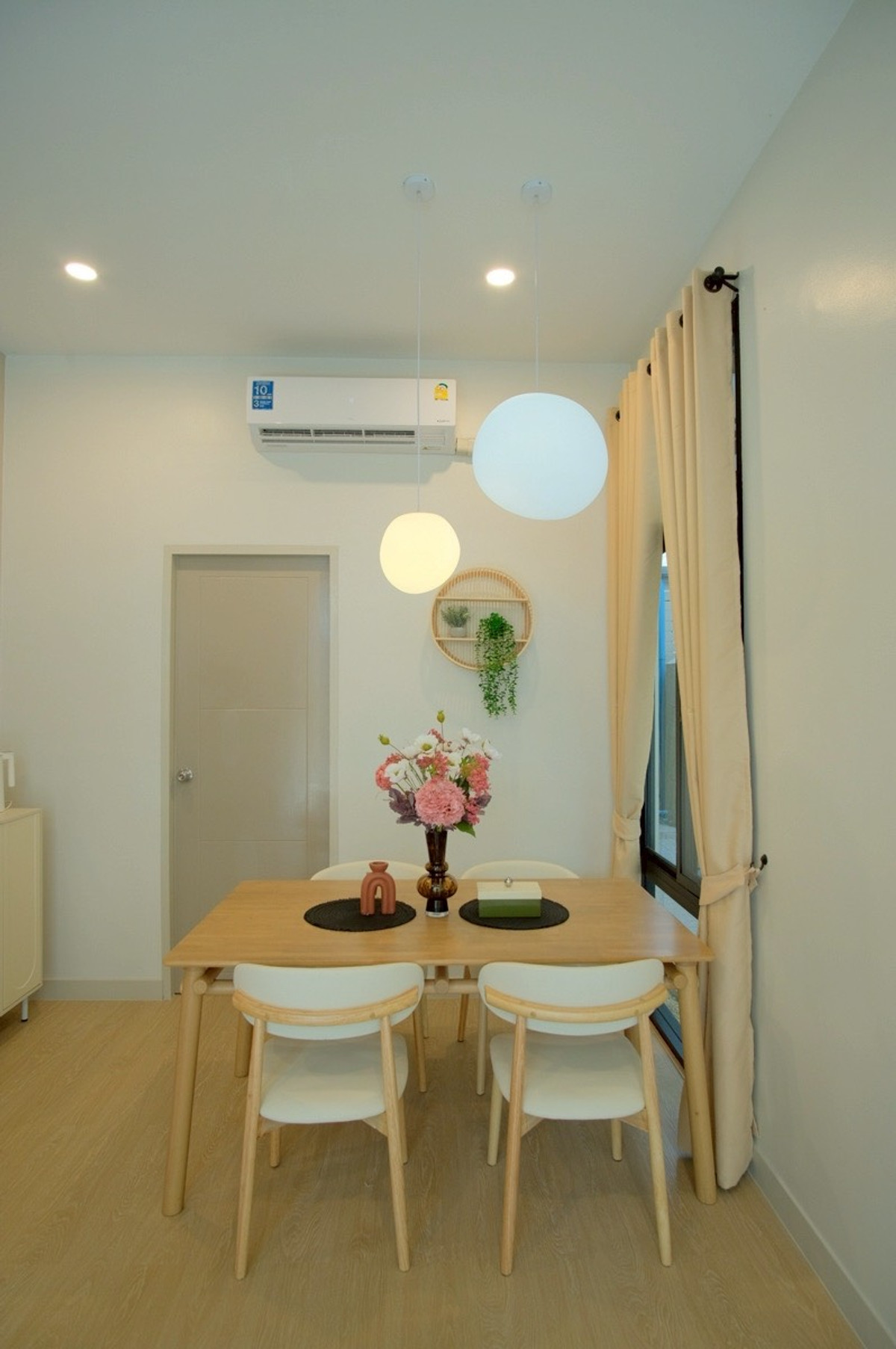 ขายทาวน์โฮมแจ้งวัฒนะ เมืองทอง : ทาวน์โฮม 3 ชั้นรีโนเวทใหม่ ใจกลางเมืองทองธานี ใกล้ทัั้งทางด่วน รถไฟฟ้าสายสีชมพู และห้างร้านของกินเด็ดๆเพียบ