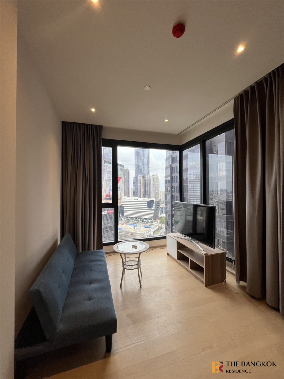 ให้เช่าคอนโดพระราม 9 เพชรบุรีตัดใหม่ RCA : 🔥BEST PRICE- Ashton Asoke-Rama 9 price only 25,000 bath/month, type 1 Bed 1 Bath, Size 40 sq.m. Middle floor, very good location and near MRT- By Loft 0842824246