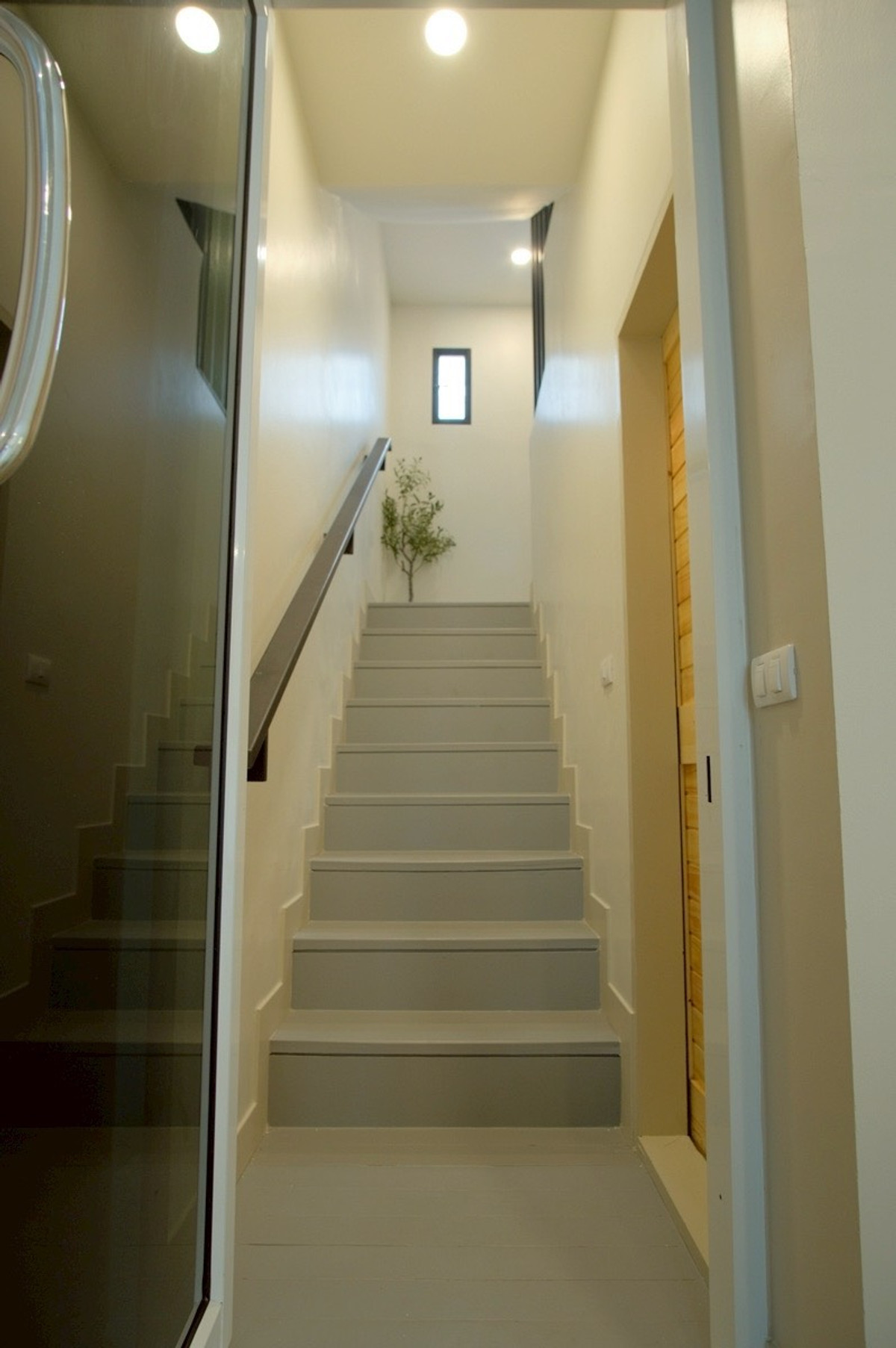 ขายทาวน์โฮมแจ้งวัฒนะ เมืองทอง : ทาวน์โฮม 3 ชั้นรีโนเวทใหม่ ใจกลางเมืองทองธานี ใกล้ทัั้งทางด่วน รถไฟฟ้าสายสีชมพู และห้างร้านของกินเด็ดๆเพียบ