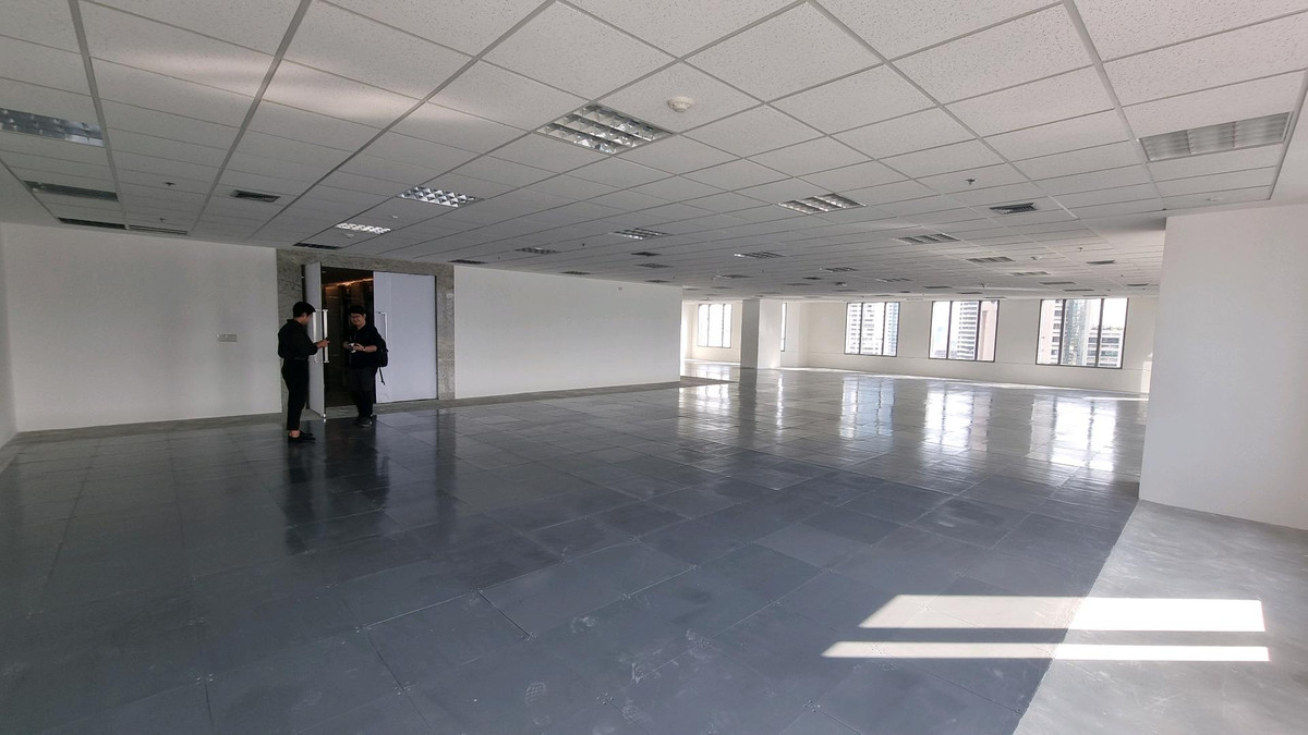 ให้เช่าสำนักงานสุขุมวิท อโศก ทองหล่อ : สำนักงานให้เช่า ทำเลอโศก ติด BTS / MRT 1,280.39 ตรม.