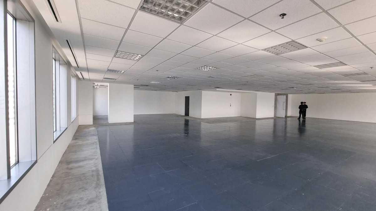 ให้เช่าสำนักงานสุขุมวิท อโศก ทองหล่อ : สำนักงานให้เช่า ทำเลอโศก ติด BTS / MRT 1,280.39 ตรม.