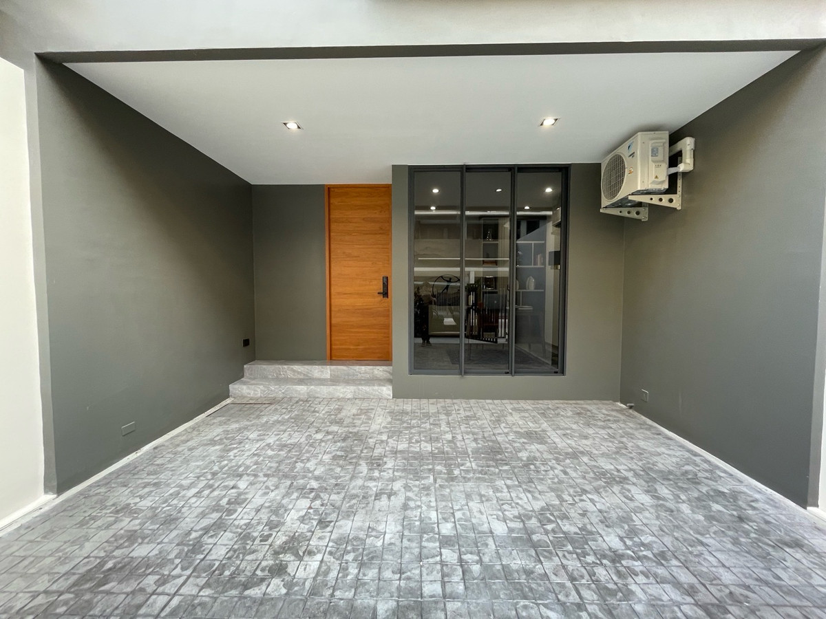 ให้เช่าทาวน์โฮมลาดพร้าว101 แฮปปี้แลนด์ : ให้เช่า – ทาวน์โฮมสุดหรู โครงการ THER LADPRAO 93 (เธอ ลาดพร้าว 93)  วิวสวน บรรยากาศร่มรื่น