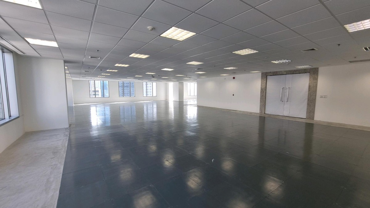 ให้เช่าสำนักงานสุขุมวิท อโศก ทองหล่อ : สำนักงานให้เช่า ทำเลอโศก ติด BTS / MRT 1,280.39 ตรม.