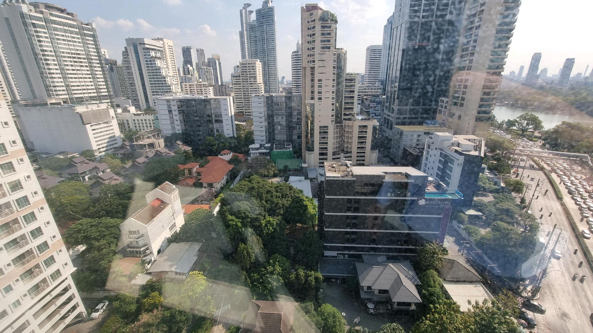 ให้เช่าสำนักงานสุขุมวิท อโศก ทองหล่อ : สำนักงานให้เช่า ทำเลอโศก ติด BTS / MRT 1,280.39 ตรม.