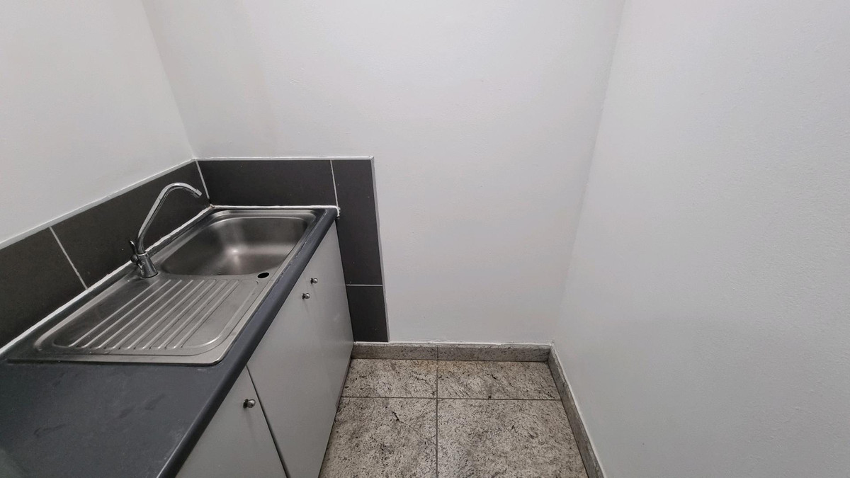 ให้เช่าสำนักงานสุขุมวิท อโศก ทองหล่อ : สำนักงานให้เช่า ทำเลอโศก ติด BTS / MRT 328.61 sqm ตกแต่งแล้ว