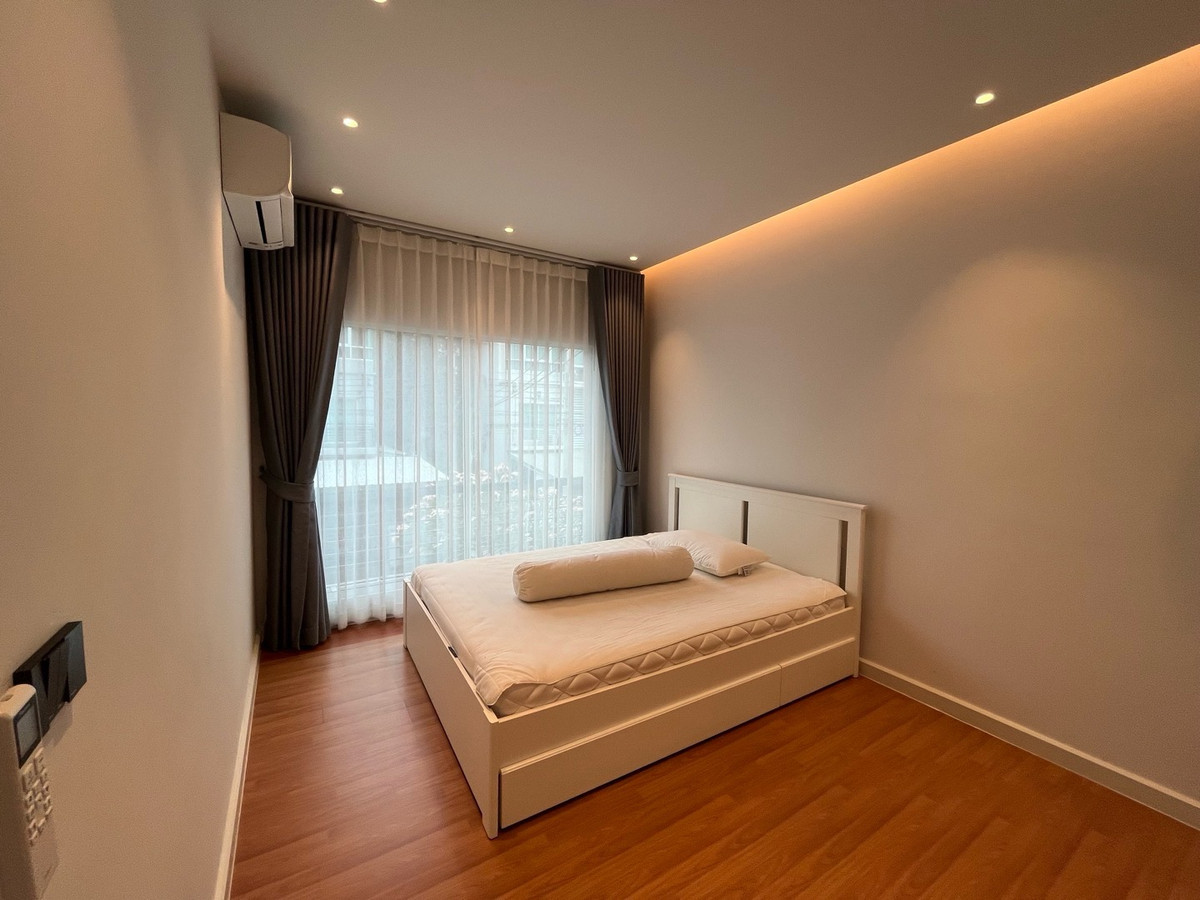 For RentTownhomeLadkrabang, Suwannaphum Airport : RH021826 Townhome for rent, 3 floors, 3 bedrooms, newly renovated at The Metro Rama 9 near ARL Hua Mak.