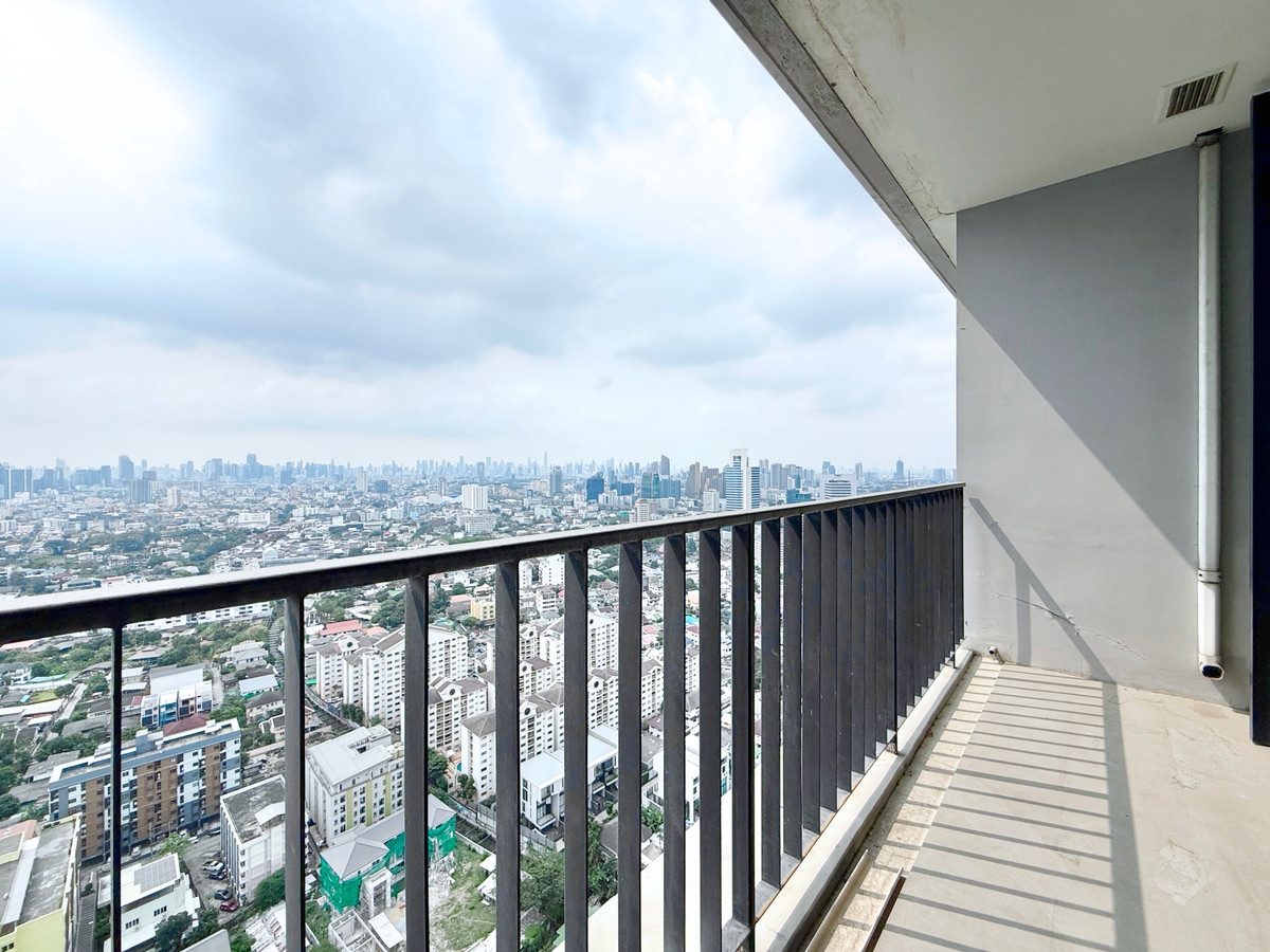 ขายคอนโดลาดพร้าว เซ็นทรัลลาดพร้าว : 🚀 The issara Ladprao - 77ตรม. 2นอน2น้ำ ทิศใต้ ชั้นสูง ราคาดี 092-545-6151 (ทีม)