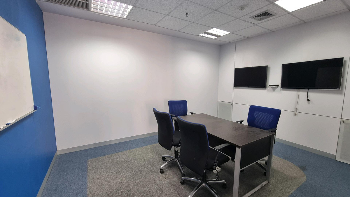 ให้เช่าสำนักงานสุขุมวิท อโศก ทองหล่อ : สำนักงานให้เช่า ทำเลอโศก ติด BTS / MRT 492.64 ตรม ตกแต่งแล้ว