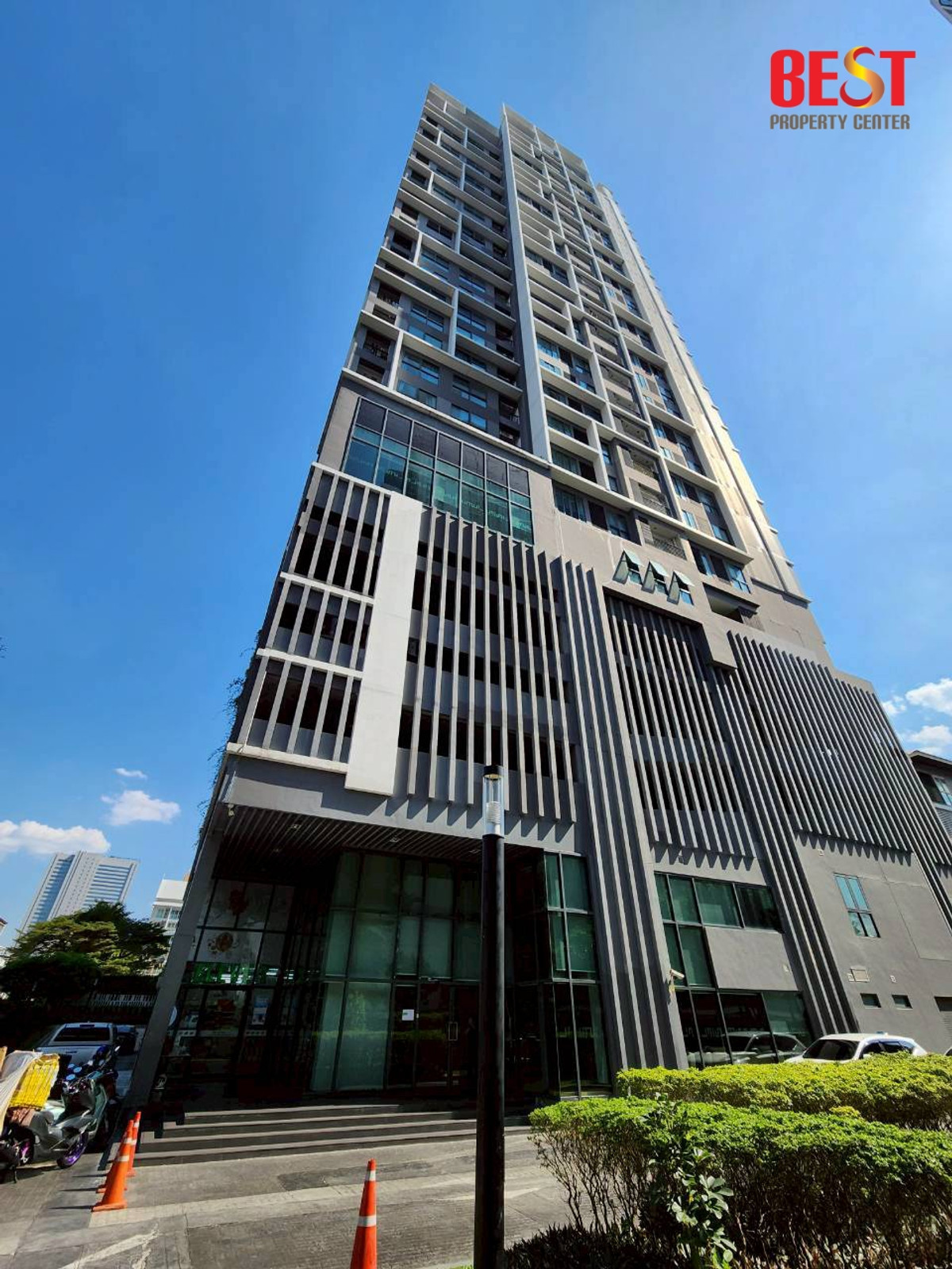 For SaleCondoWongwianyai, Charoennakor : Condo for sale, Ideo Mobi Sathorn, BTS Thonburi, 2 bedrooms, 2 bathrooms, corner room, next to the BTS, cheapest in the project, selling for only 6.35 million.