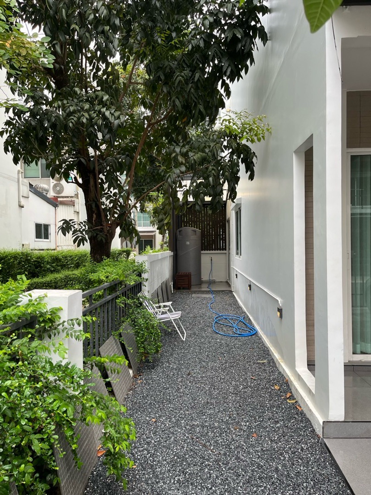 For RentTownhomeLadkrabang, Suwannaphum Airport : RH021826 Townhome for rent, 3 floors, 3 bedrooms, newly renovated at The Metro Rama 9 near ARL Hua Mak.