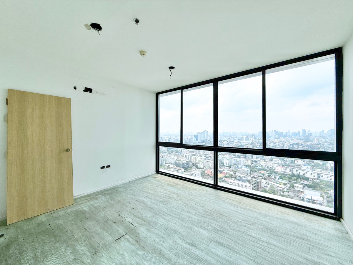 ขายคอนโดลาดพร้าว เซ็นทรัลลาดพร้าว : 🚀 The issara Ladprao - 77ตรม. 2นอน2น้ำ ทิศใต้ ชั้นสูง ราคาดี 092-545-6151 (ทีม)